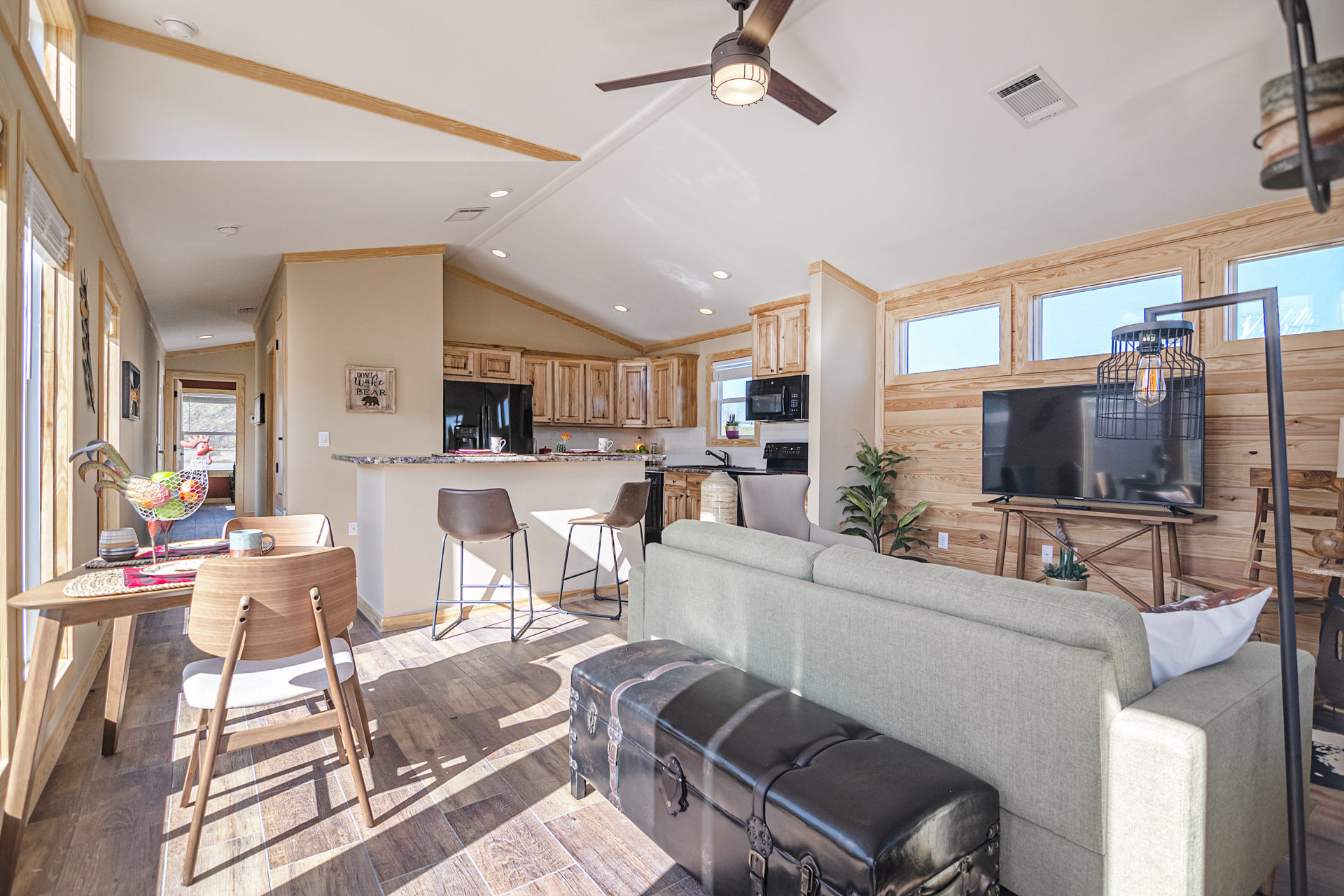 Smart Cottage Decorating Choices Oak Creek Homes