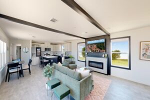 FTW - Tiffany J76K - 01 - Living room with LG