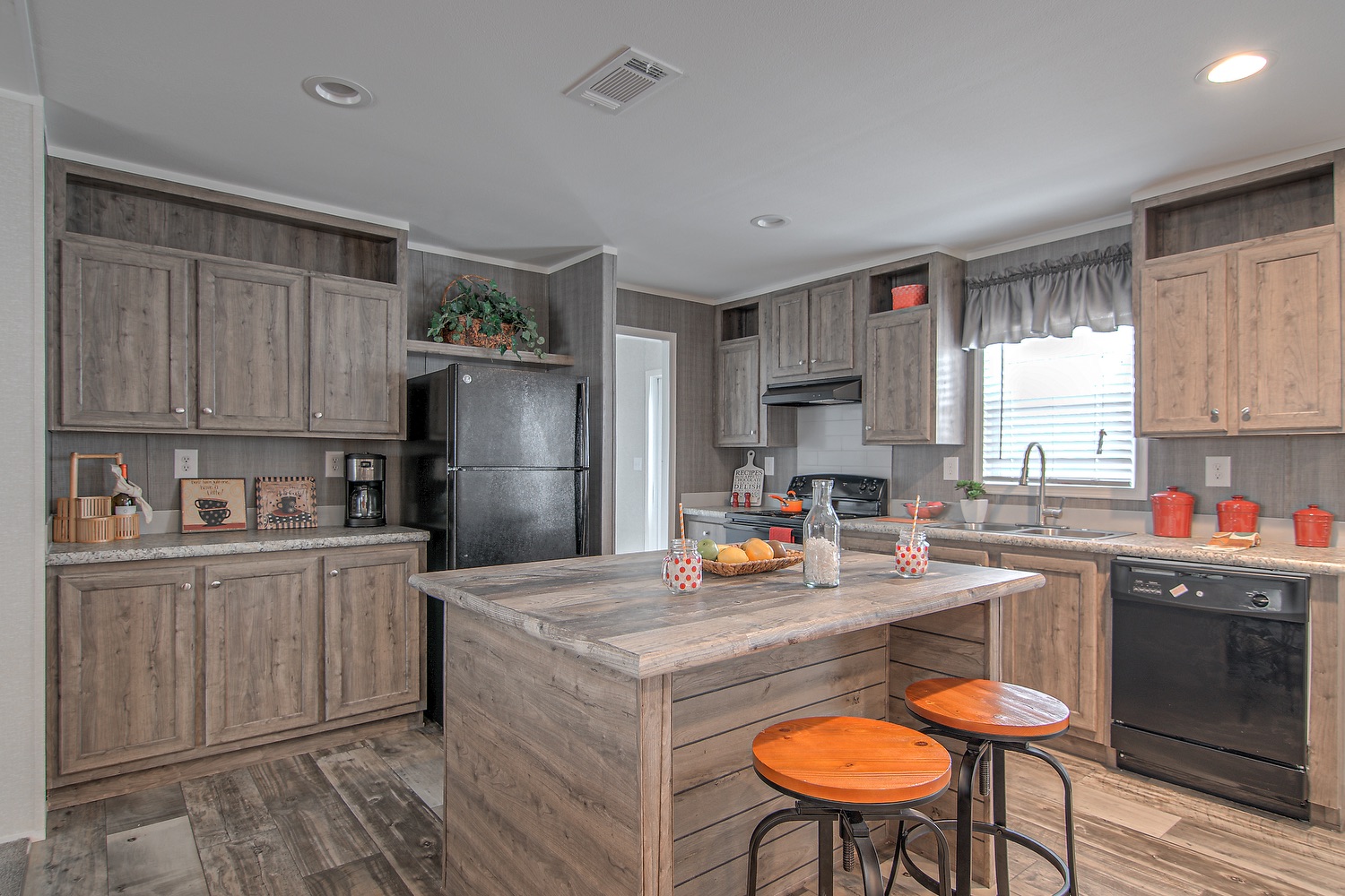 magnificent-7-2321-oak-creek-homes
