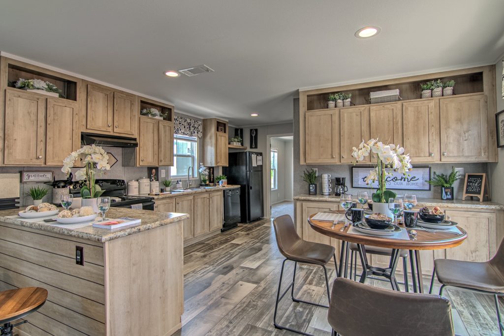 Silver Spur 331 Kitchen