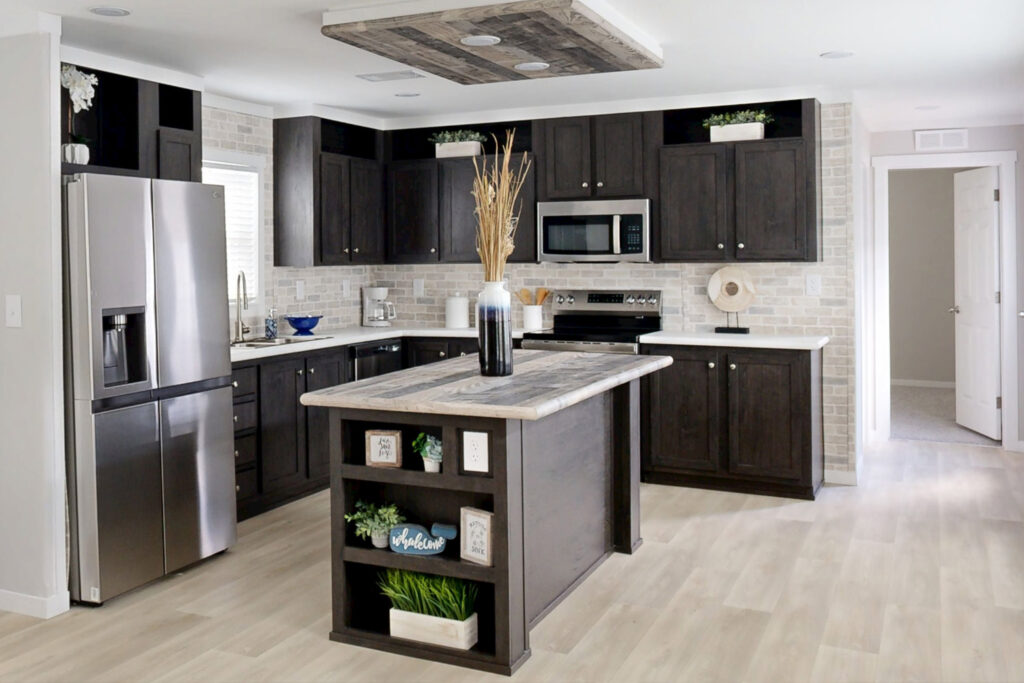 Timber Ridge 358 2368 Silver Spur Series LAN - OC 01 25 36138 - 4.5 - Kitchen